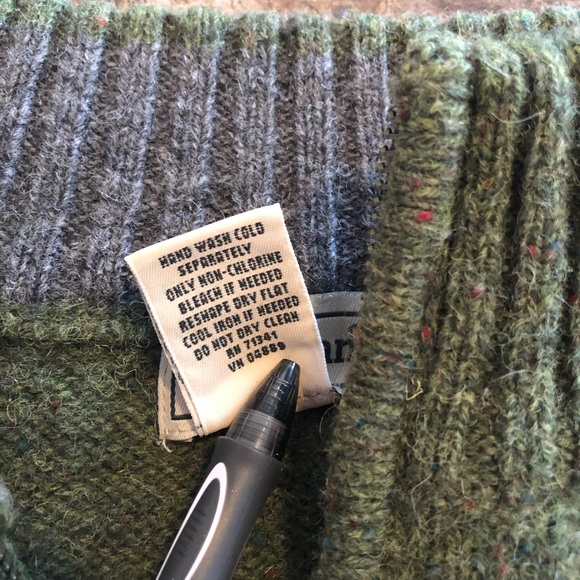 L.L. Bean 100% Shetland Wool Green Zip-Up Sweater - Picture 5 of 5